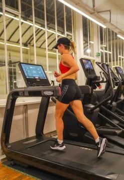 BROOKS METHOD 8" SHORT TIGHT - Kurze Sporthose - Black -Brooks Verkaufsgeschäft 0f0bd4d7fa734946a957f8145593ef75