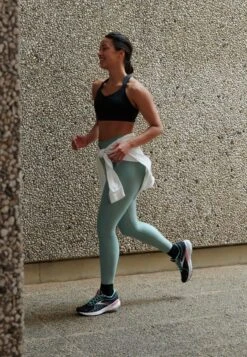 BROOKS DRIVE CONVERTIBLE RUN BRA - Sport-BH Mit Starker Stützkraft - Black