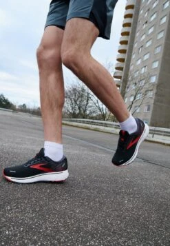 BROOKS GHOST 14 - Laufschuh Neutral - Black Red White -Brooks Verkaufsgeschäft 763ff933279f4f738ccab3deb546ebb6