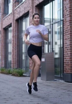 BROOKS METHOD 8" SHORT TIGHT - Kurze Sporthose - Black -Brooks Verkaufsgeschäft a34fdc73a8f44b8a8078f759a7014def