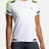 BROOKS RUN VISIBLE SHORT SLEEVE - T-Shirt Print - White Nightlife -Brooks Verkaufsgeschäft c01cdc3e62b240a7b36f3cc28c282bf6